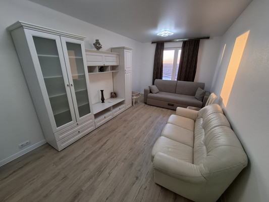 Сдам двухкомнатную (2-комн.) квартиру, 14, Заречный п