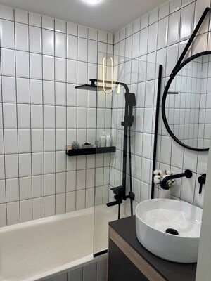 Продам однокомнатную (1-комн.) квартиру, Днепропетровская ул, 3к4, Москва г