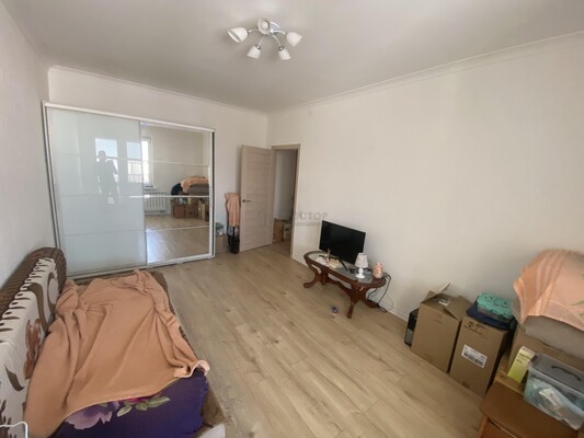 Продам двухкомнатную (2-комн.) квартиру, Базовская ул, 17, Москва г