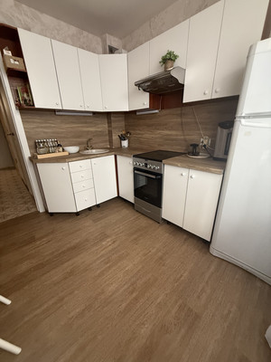 Продам двухкомнатную (2-комн.) квартиру, Ижорского Батальона ул, 16, Колпино г