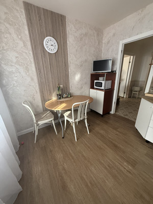 Продам двухкомнатную (2-комн.) квартиру, Ижорского Батальона ул, 16, Колпино г