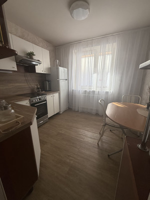 Продам двухкомнатную (2-комн.) квартиру, Ижорского Батальона ул, 16, Колпино г