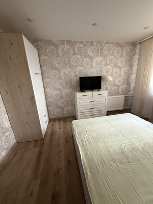 Продам двухкомнатную (2-комн.) квартиру, Ижорского Батальона ул, 16, Колпино г