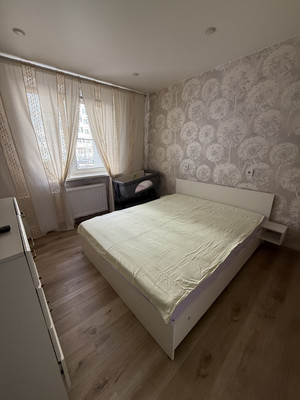 Продам двухкомнатную (2-комн.) квартиру, Ижорского Батальона ул, 16, Колпино г