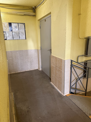 Продам двухкомнатную (2-комн.) квартиру, Ижорского Батальона ул, 16, Колпино г