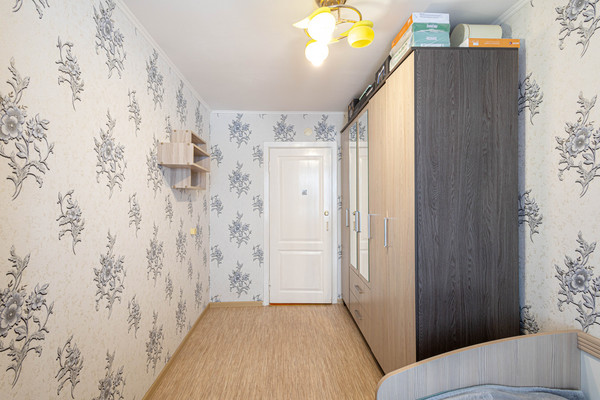 Продам двухкомнатную (2-комн.) квартиру, Садовая ул, 2, Ханты-Мансийск г