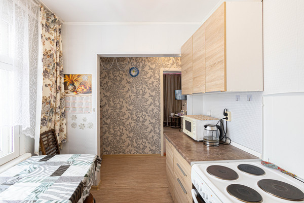 Продам двухкомнатную (2-комн.) квартиру, Садовая ул, 2, Ханты-Мансийск г