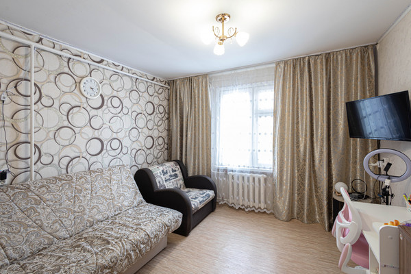 Продам двухкомнатную (2-комн.) квартиру, Садовая ул, 2, Ханты-Мансийск г