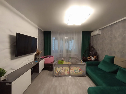 Продам трехкомнатную (3-комн.) квартиру, Курчатова пр-кт, 55, Волгодонск г