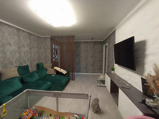 Продам трехкомнатную (3-комн.) квартиру, Курчатова пр-кт, 55, Волгодонск г