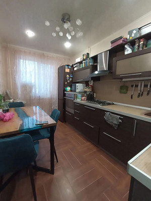 Продам трехкомнатную (3-комн.) квартиру, Курчатова пр-кт, 55, Волгодонск г