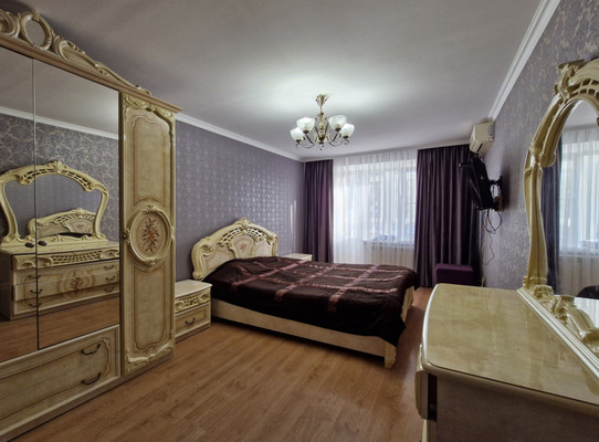 Продам двухкомнатную (2-комн.) квартиру, Ленина ул, 34, Славянск-на-Кубани г