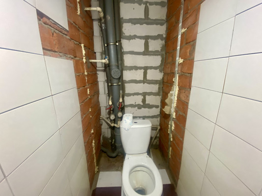 Продам трехкомнатную (3-комн.) квартиру, Больничный (Климовск мкр.) проезд, 2к2, Подольск г