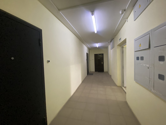 Продам трехкомнатную (3-комн.) квартиру, Больничный (Климовск мкр.) проезд, 2к2, Подольск г