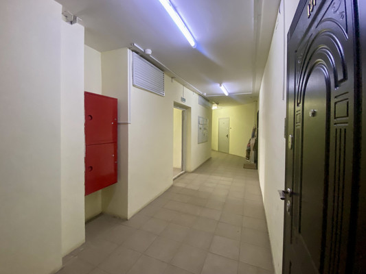 Продам трехкомнатную (3-комн.) квартиру, Больничный (Климовск мкр.) проезд, 2к2, Подольск г