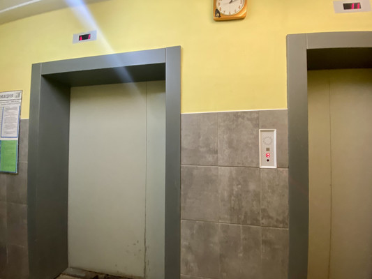 Продам трехкомнатную (3-комн.) квартиру, Больничный (Климовск мкр.) проезд, 2к2, Подольск г