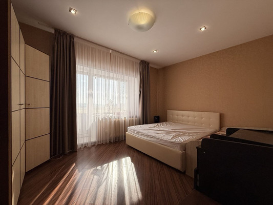 Продам трехкомнатную (3-комн.) квартиру, Машиностроителей ул, 61, Йошкар-Ола г