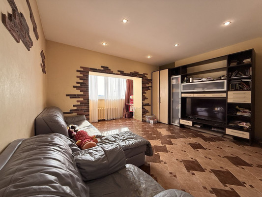 Продам трехкомнатную (3-комн.) квартиру, Машиностроителей ул, 61, Йошкар-Ола г