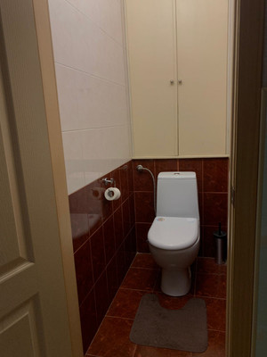 Продам трехкомнатную (3-комн.) квартиру, Винокурова ул, 12к3, Москва г