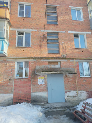 Продам двухкомнатную (2-комн.) квартиру, Кирпичная ул, 6, Алексин г