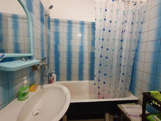 Продам двухкомнатную (2-комн.) квартиру, Дугинец ул, 107, Кропоткин г