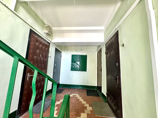 Продам двухкомнатную (2-комн.) квартиру, Карла Либкнехта ул, 1, Рошаль г