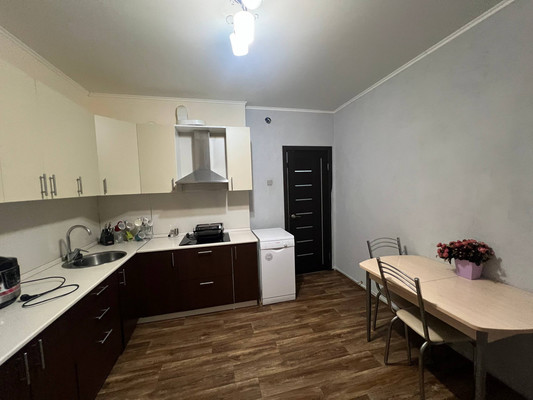 Продам двухкомнатную (2-комн.) квартиру, Совхозная ул, 1к3, Краснодар г