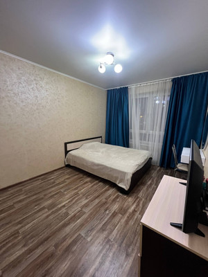 Продам двухкомнатную (2-комн.) квартиру, Совхозная ул, 1к3, Краснодар г