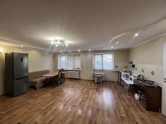 Продам двухкомнатную (2-комн.) квартиру, Беспалова ул, 31а, Симферополь г