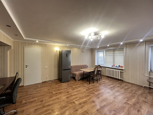 Продам двухкомнатную (2-комн.) квартиру, Беспалова ул, 31а, Симферополь г