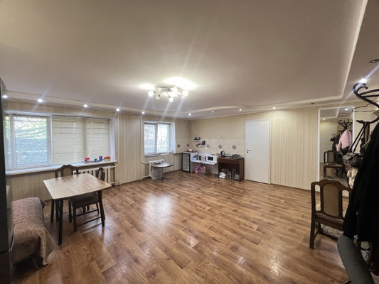 Продам двухкомнатную (2-комн.) квартиру, Беспалова ул, 31а, Симферополь г