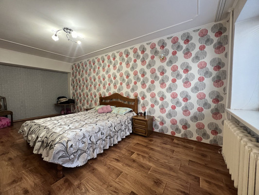 Продам двухкомнатную (2-комн.) квартиру, Беспалова ул, 31а, Симферополь г