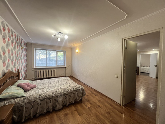 Продам двухкомнатную (2-комн.) квартиру, Беспалова ул, 31а, Симферополь г