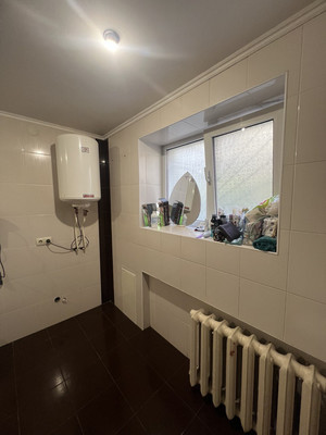 Продам двухкомнатную (2-комн.) квартиру, Беспалова ул, 31а, Симферополь г