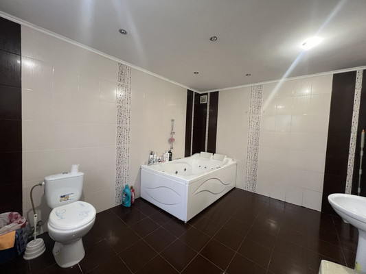 Продам двухкомнатную (2-комн.) квартиру, Беспалова ул, 31а, Симферополь г