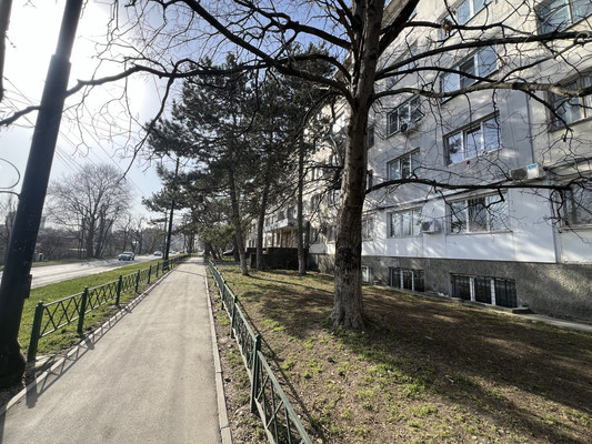 Продам двухкомнатную (2-комн.) квартиру, Беспалова ул, 31а, Симферополь г