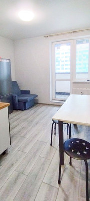 Продам однокомнатную (1-комн.) квартиру, Воронцовский б-р, 21к3, Мурино п