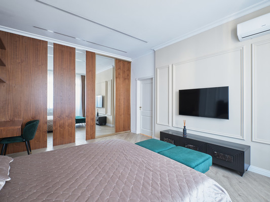 Продам двухкомнатную (2-комн.) квартиру, Свердловская наб, 58, Санкт-Петербург г