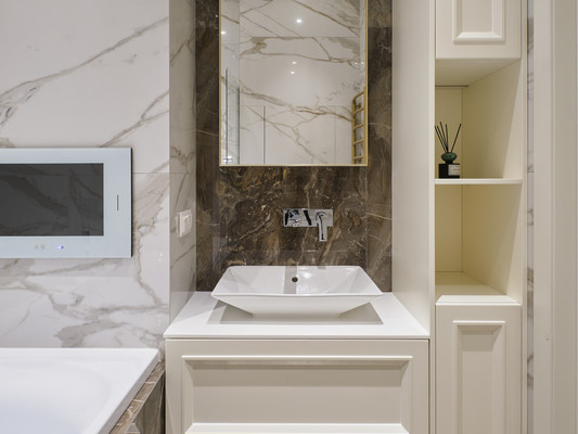 Продам двухкомнатную (2-комн.) квартиру, Свердловская наб, 58, Санкт-Петербург г