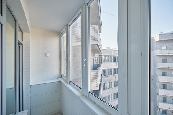 Продам двухкомнатную (2-комн.) квартиру, Свердловская наб, 58, Санкт-Петербург г