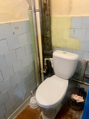 Продам комнату в 8-комн. квартире, 9 Января ул, 272, Воронеж г