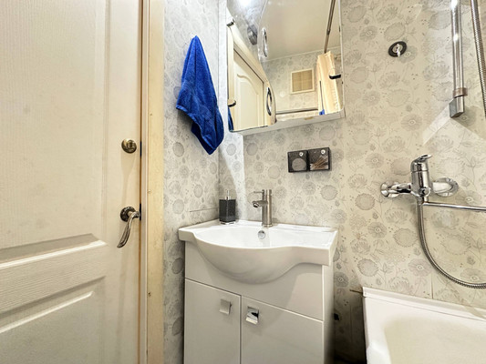 Продам однокомнатную (1-комн.) квартиру, Культуры пр-кт, 29к1, Санкт-Петербург г