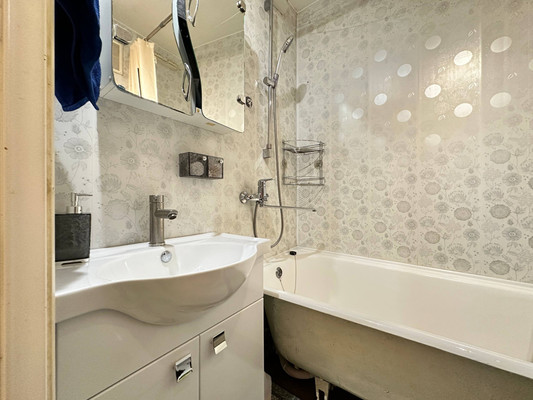 Продам однокомнатную (1-комн.) квартиру, Культуры пр-кт, 29к1, Санкт-Петербург г