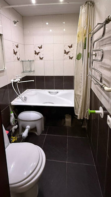 Продам двухкомнатную (2-комн.) квартиру, Дорожная ул, 2, Октябрьский рп