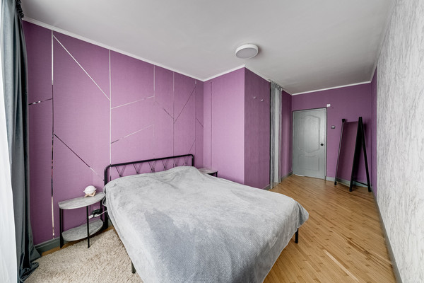 Продам трехкомнатную (3-комн.) квартиру, 22, Коммунарка п