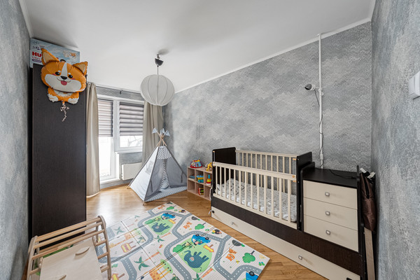 Продам трехкомнатную (3-комн.) квартиру, 22, Коммунарка п