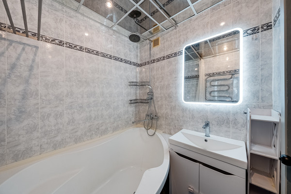 Продам трехкомнатную (3-комн.) квартиру, 22, Коммунарка п