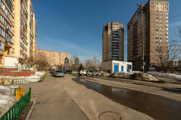 Продам трехкомнатную (3-комн.) квартиру, 22, Коммунарка п
