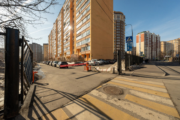 Продам трехкомнатную (3-комн.) квартиру, 22, Коммунарка п