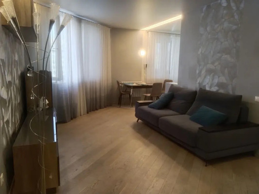 Сдам трехкомнатную (3-комн.) квартиру, Чугунова ул, 41, Раменское г